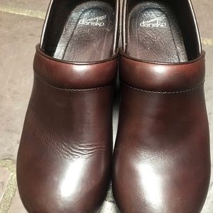 New Dansko Men’s leather clogs, size 43